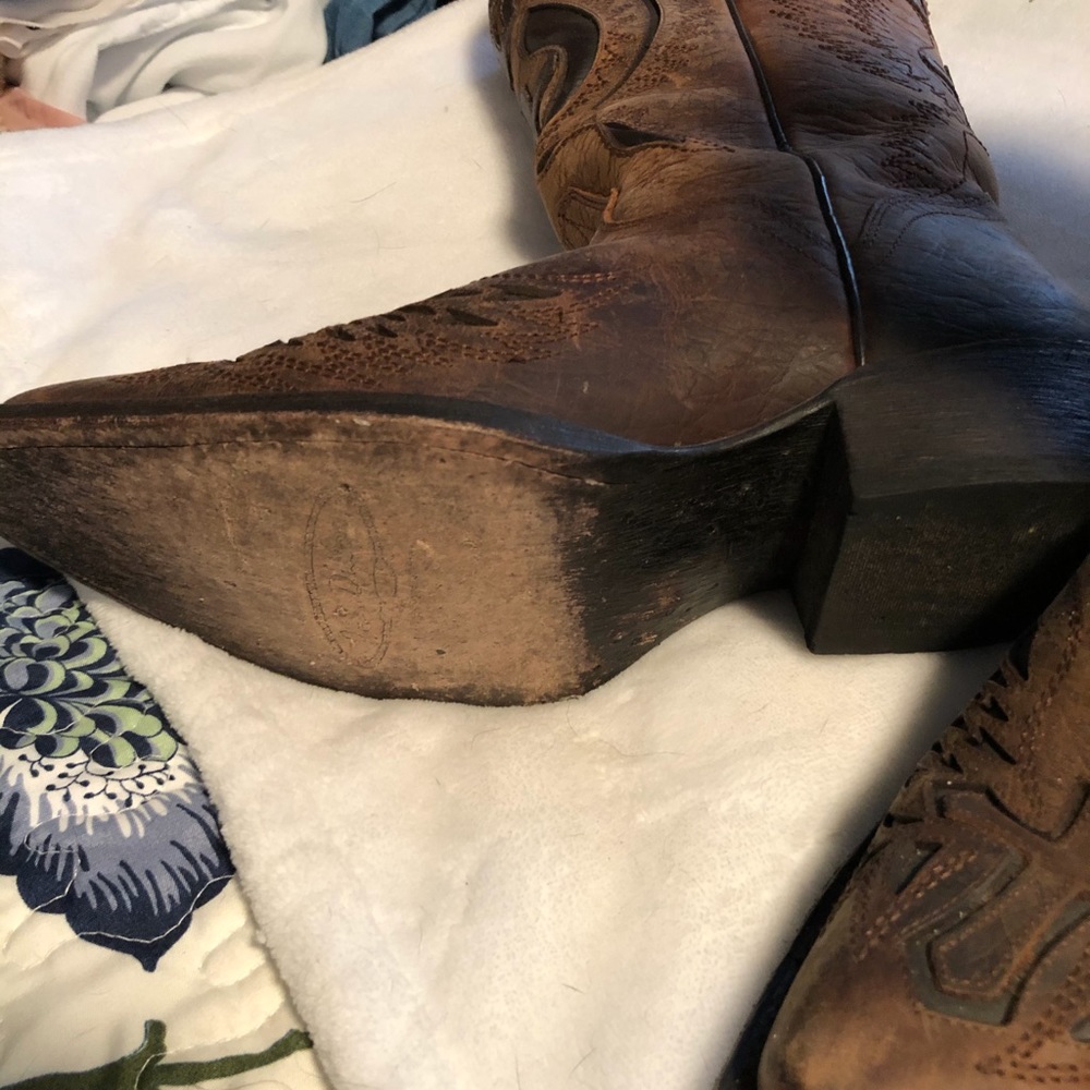 Boots - Picture 5 of 5